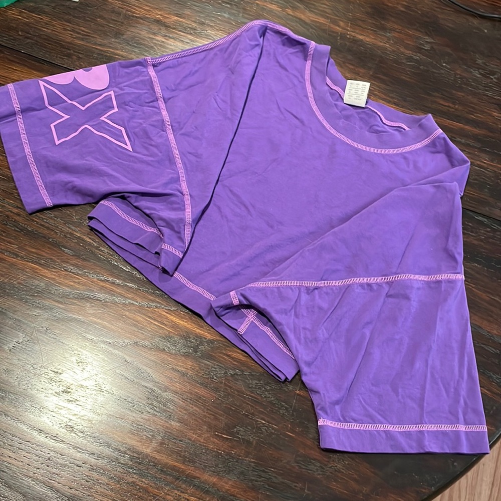 Cropped New Balance Shirt